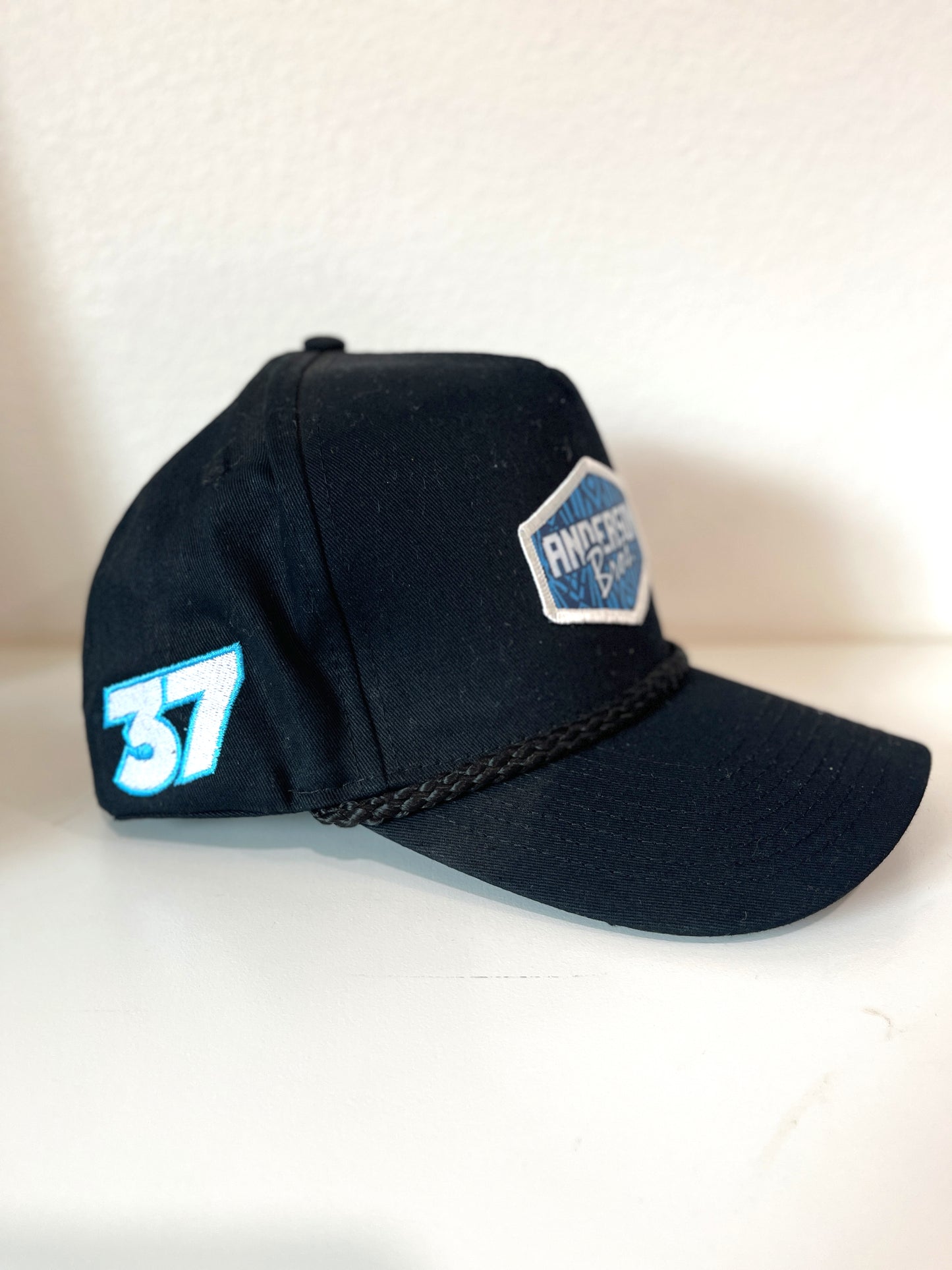 37 52 Hat